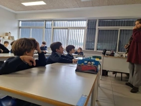HY 2.&ordm; ano Dos p&eacute;s a cabe&ccedil;a 3